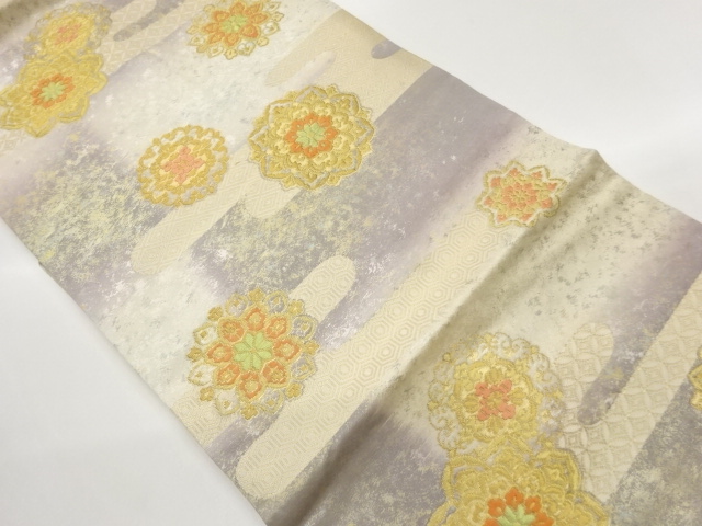 Nagoya obi with hook-and-leaf flower pattern and weaving of wei-haze pattern